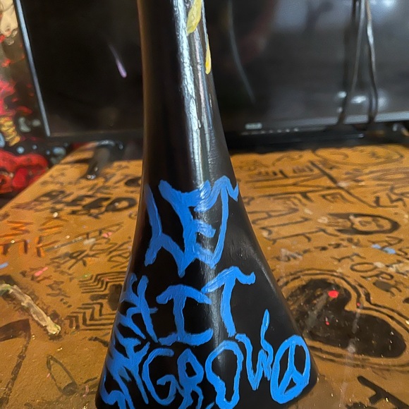 Hand painted vase. - Picture 2 of 2